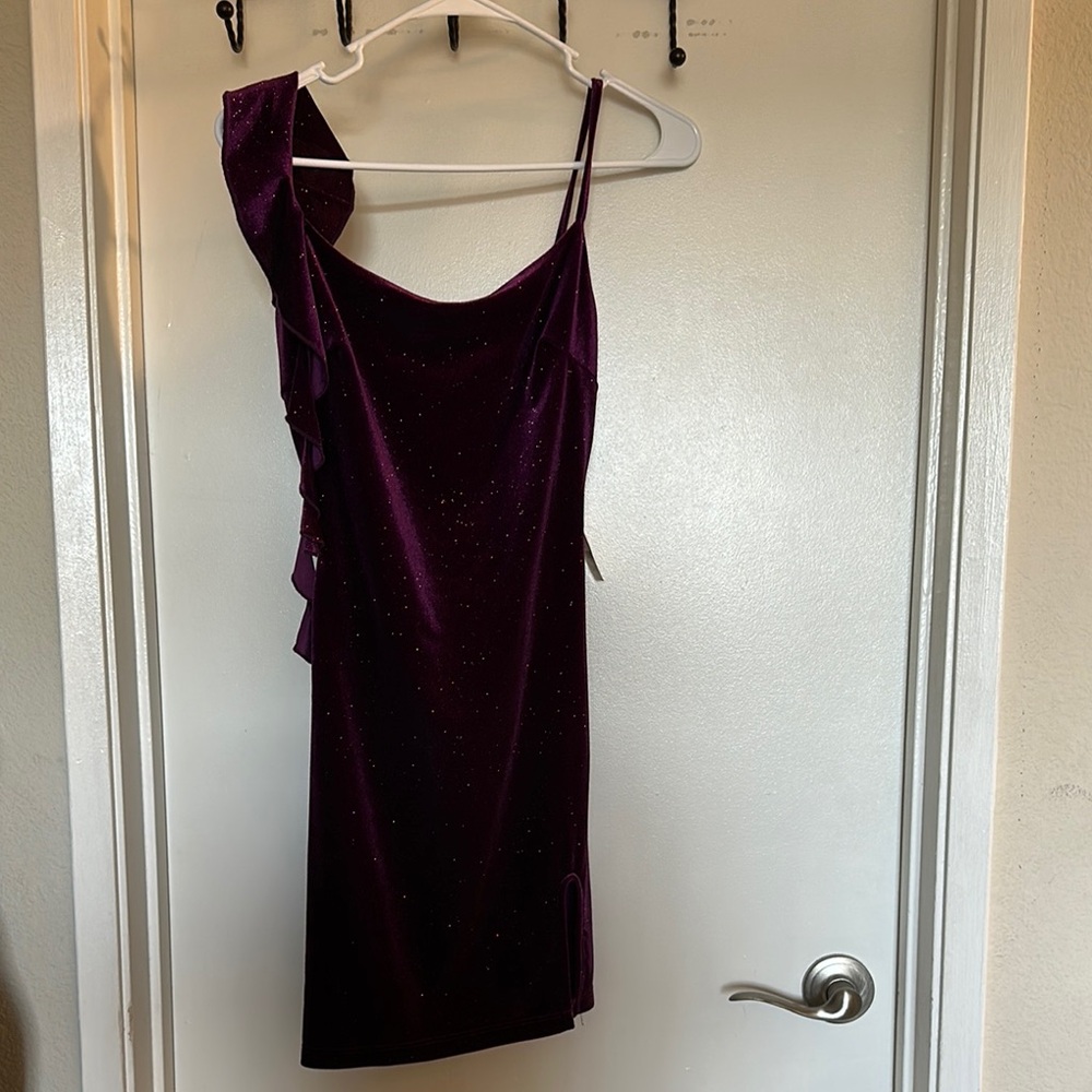 Chic One-Shoulder Purple Dress